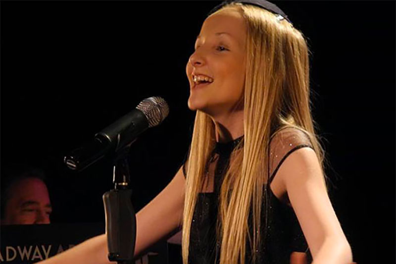 Amazing singer performs tonight
