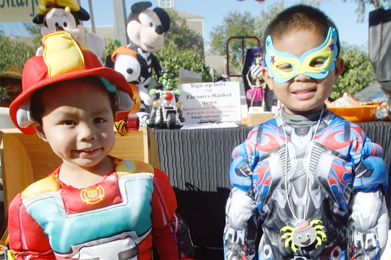 Farmer’s Market holds Trick or Treat Festival