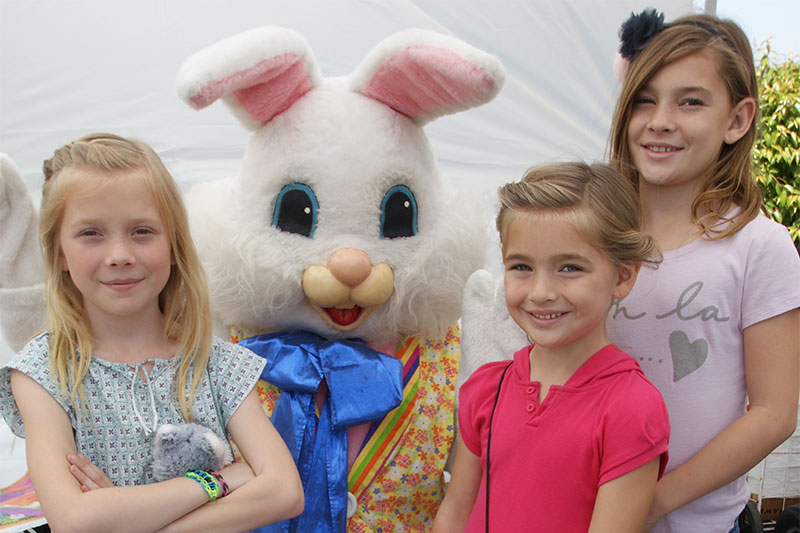 Easter Bunny visits Market