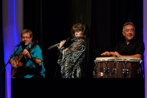 Lori Bell performs with Trio de Janeiro