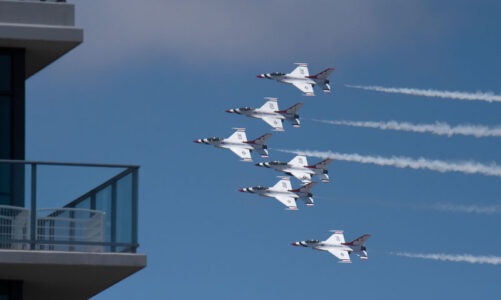Thunderbirds salute local heroes