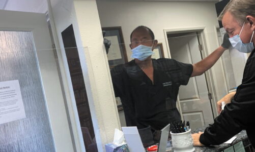 Oral surgeon helps dentists