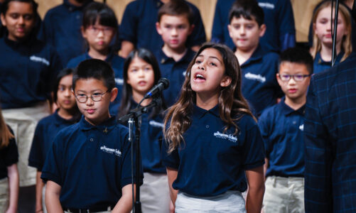 Dingeman Honor Choir performs at showcase