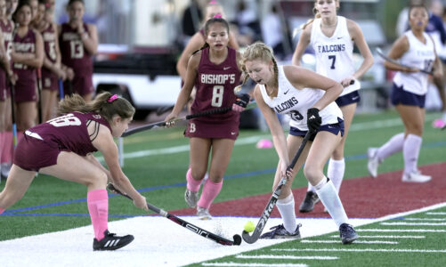 Field hockey team closes regular season