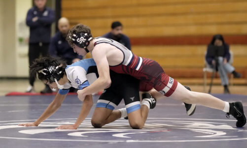 SRHS wrestlers dominate match against UCHS