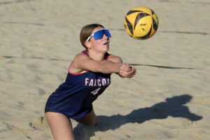 Beach volleyball team splits first two games