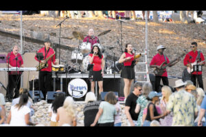 The heroes are back to rock hoyt park